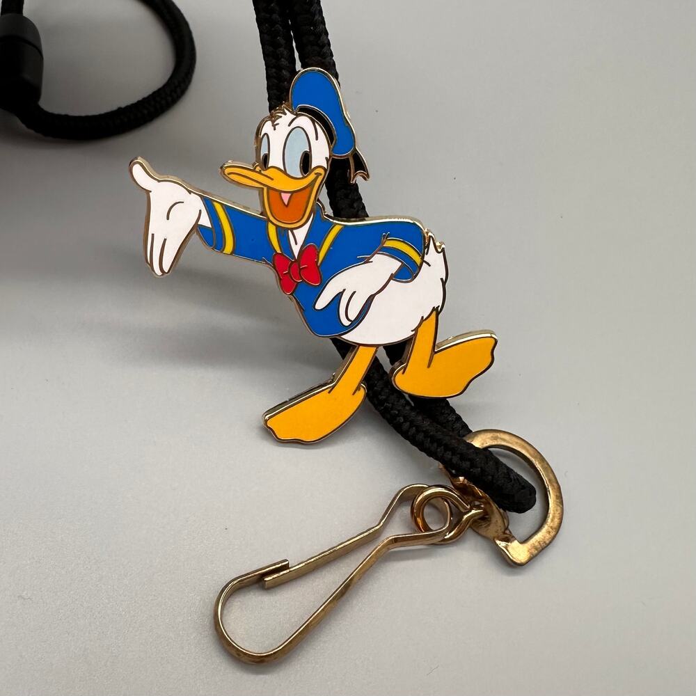 Disney Donald Duck USA Cast Member Exclusive Bolo ID Lanyard